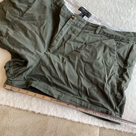 Forever 21+ Forest Green Shorts Size 14 Plus Size - Picture 6 of 6